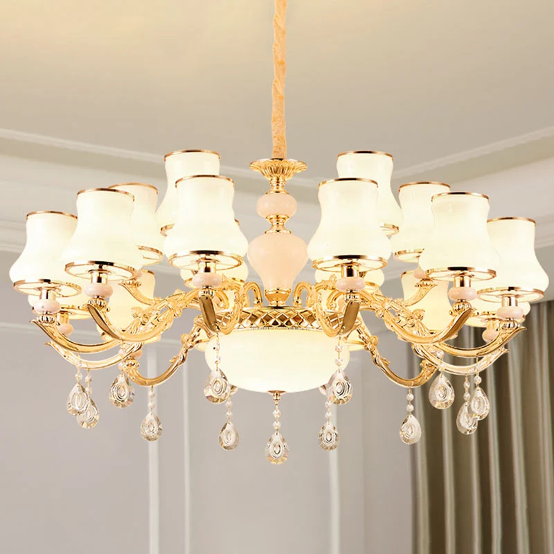 Lustre dépouillé, luminaire suspendu incurvé en or avec abat-jour en verre dépoli blanc