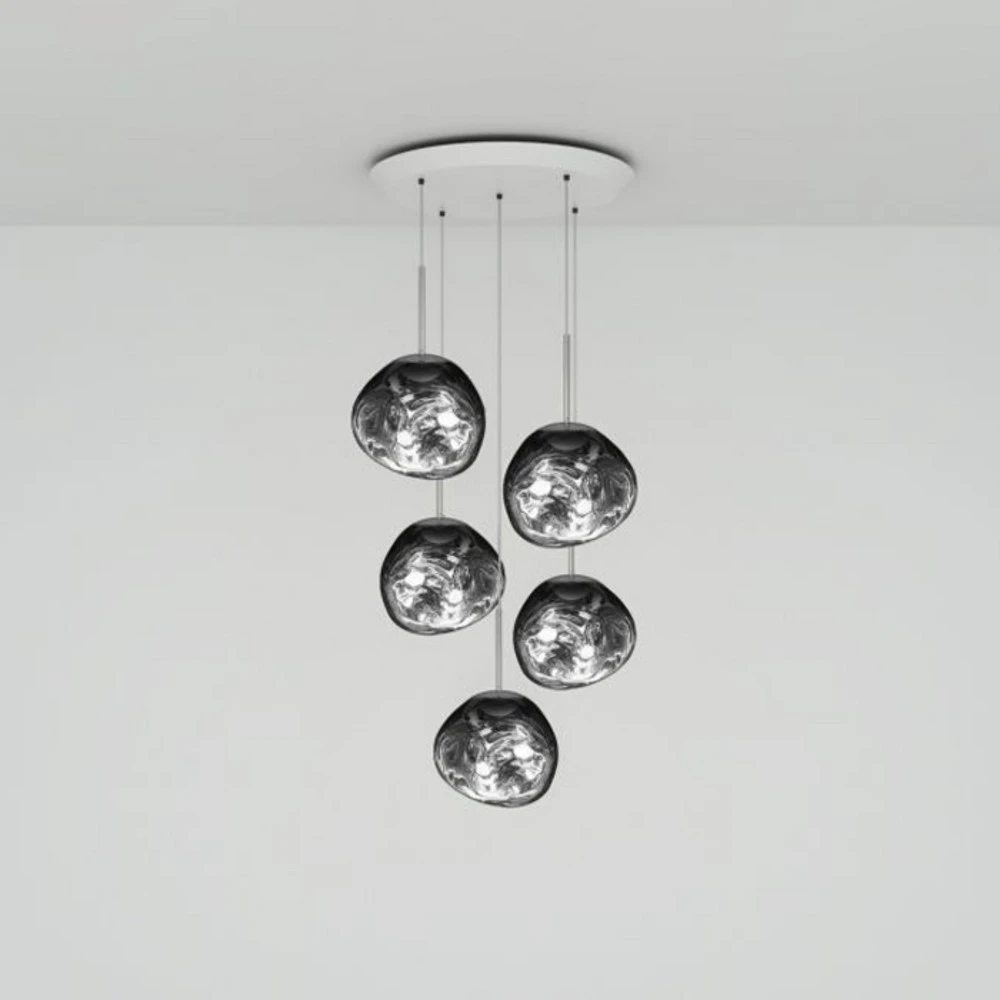 Plafonnier à suspension réglable Tom Dixon Suspension Melt Mini Round, acier chromé, Ø 73cm, à 5 lampes.