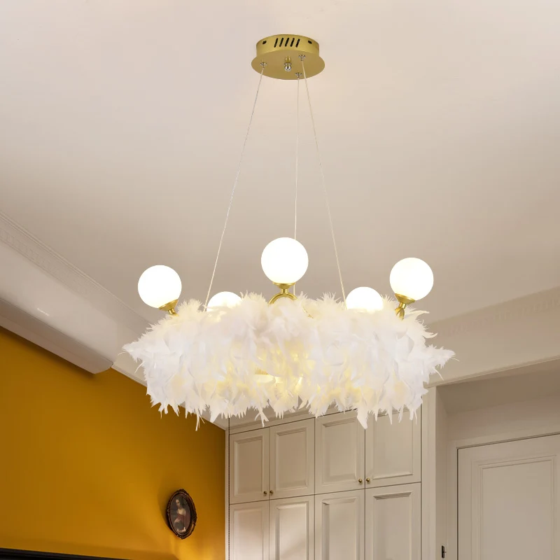 Suspension couronne de plumes, lustre nordique doré et blanc pour chambre de filles IP44 pour salle de bain