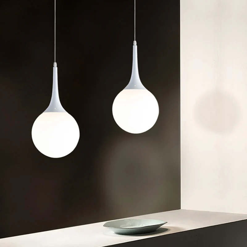 Suspension Globe en verre blanc contemporain 1 lumière 12"/14"/16" de étendu plafonnier suspendu