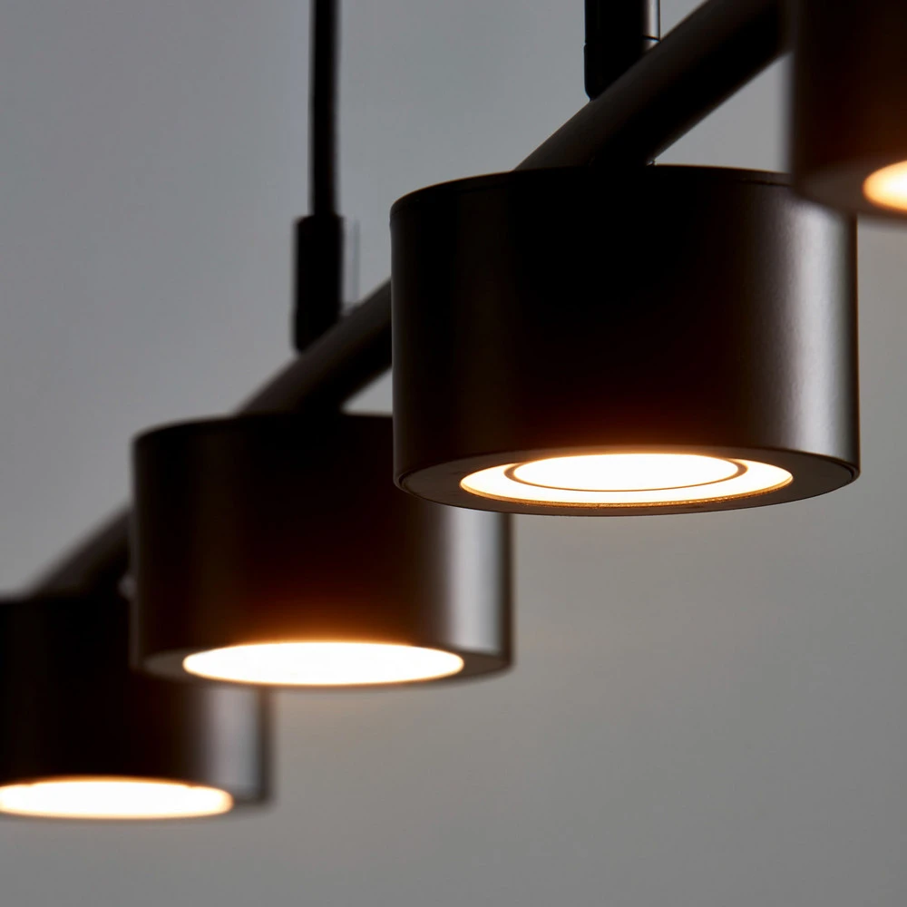 Suspension LED Clyde, à 4 lampes, droite pour entrée et couloir