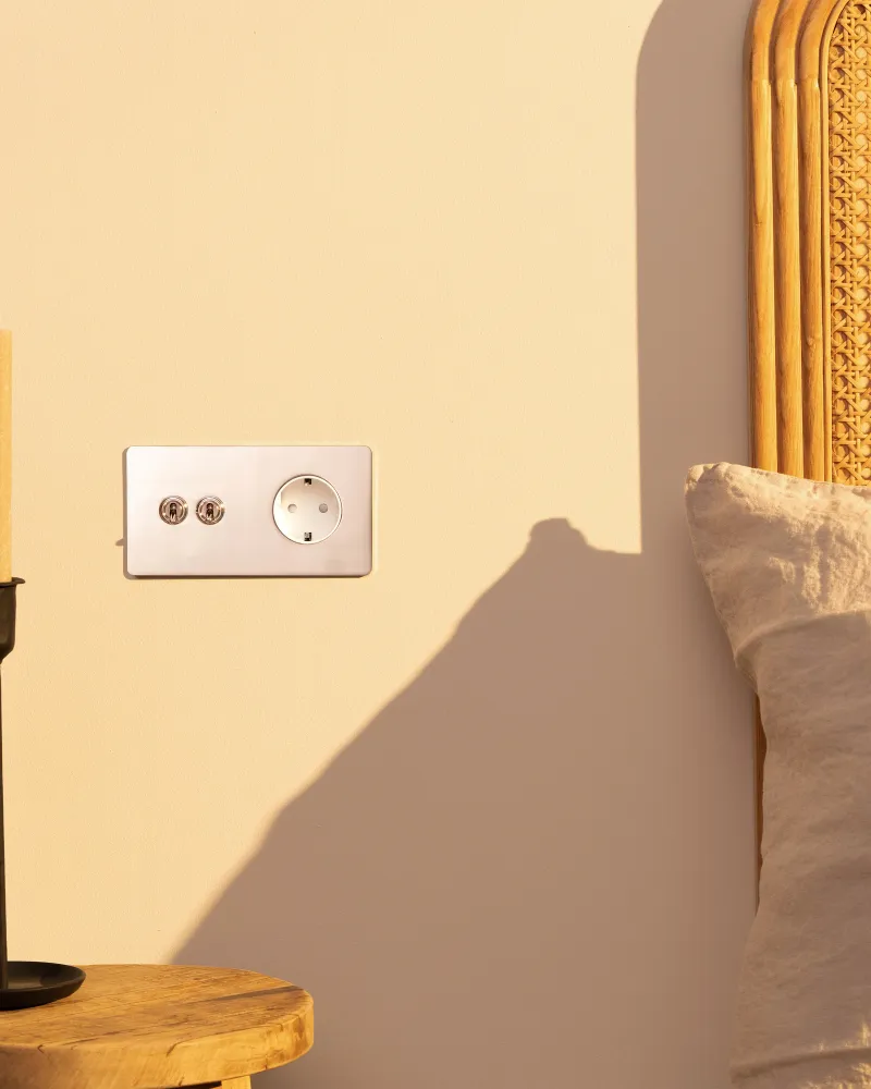 Kew Kipphebel 2x & SchuKo-Modul (Typ F) 1x Zweifachrahmen - Poliertes Nickel | Weiß Regular