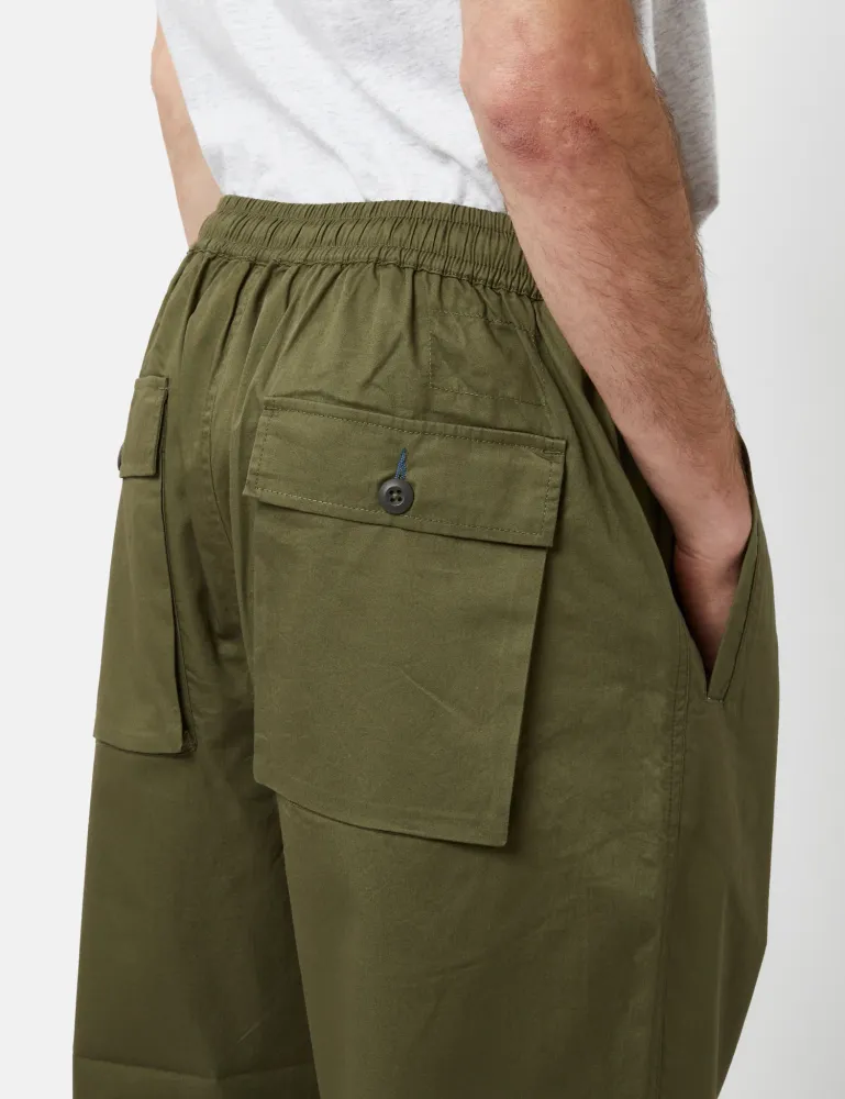 Universal Works Pantalon Parachute vaste - Vert Olive