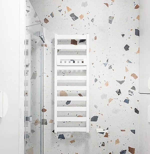 Sèche-serviette électrique blanc de 1390mm de haut et 600mm de spacieux - 600 Watt - VIV1390/600E1B